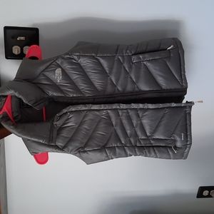 North face puffy vest